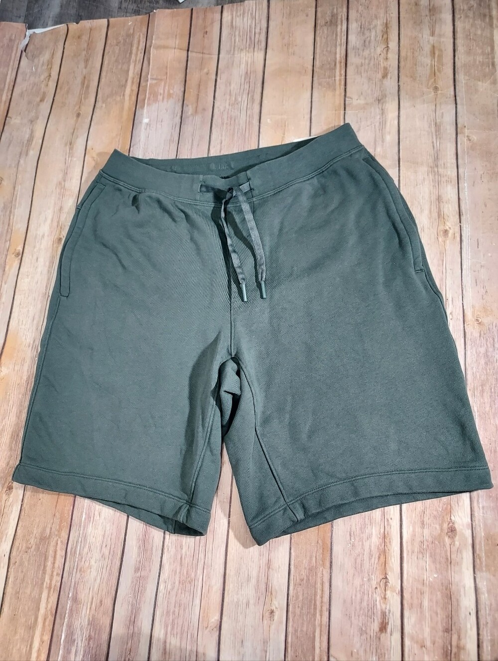 Lululemon Men's Relaxed Fit French Terry Shorts Green 9" Medium - Picture 14 of 14